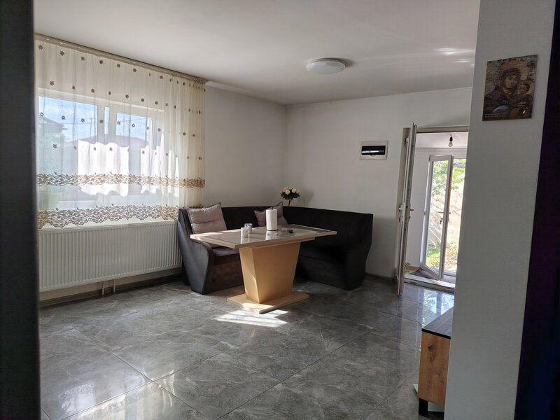 Glina, Ilfov, langa Stadion.