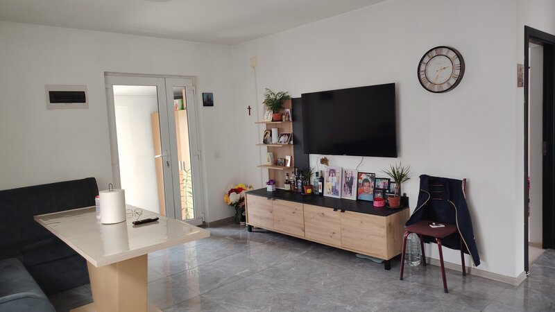 Glina, Ilfov, langa Stadion.